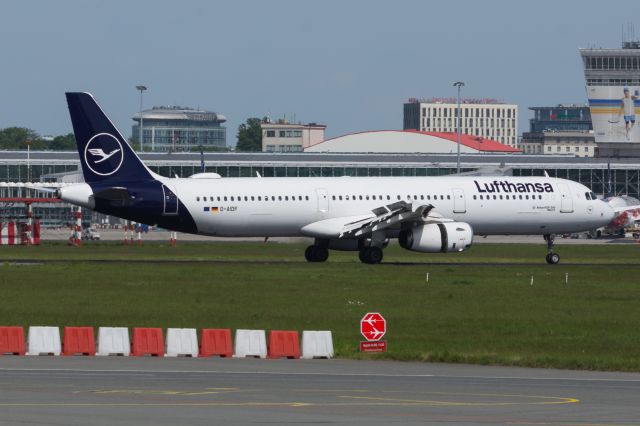Airbus A321 (D-AIDF) - WAW SPOTTING