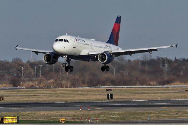 Airbus A319 (N317NB) - DAL48 shortly before touchdown on the flight from Miami.