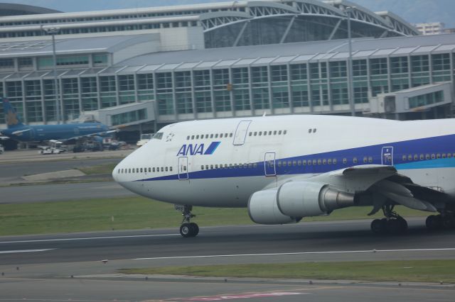 Boeing 747-400 (JA8965)