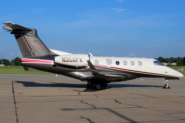 Embraer Phenom 300 (N356FX)