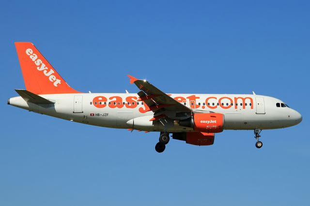 HB-JZF —