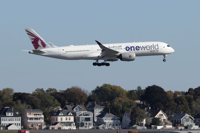 Airbus A350-900 (A7-ALZ) - 'Qatari 66 Victor' from Doha landing on 22L 