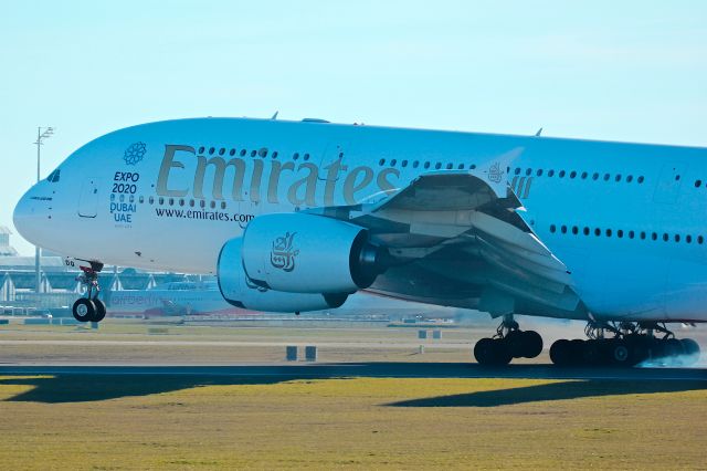 Airbus A380-800 (A6-EDQ)