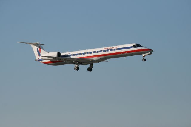 Canadair Regional Jet CRJ-700 (N634AE)
