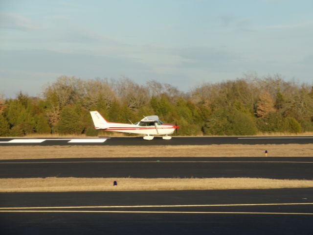 Cessna Skyhawk (N52279)