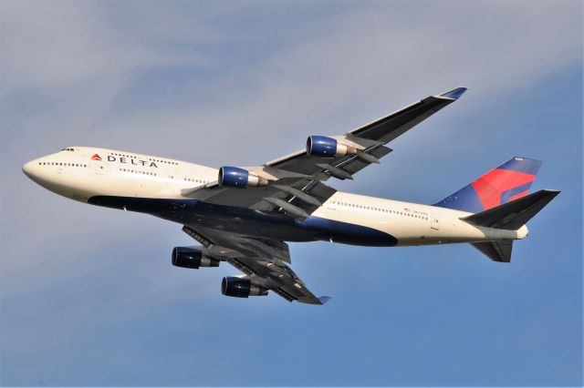 Boeing 747-400 (N674US)