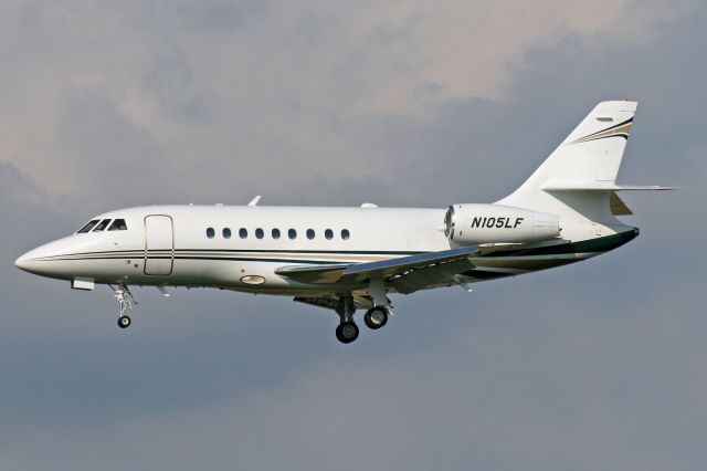 Dassault Falcon 2000 (N105LF)