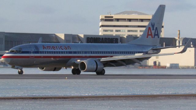 Boeing 737-800 (N836NN)