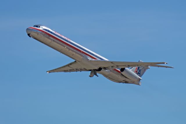 McDonnell Douglas MD-80 —