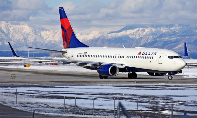 Boeing 737-700 (N395DN) - Actually a 737-800