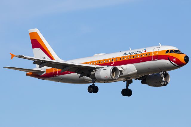 Airbus A319 (N742PS)