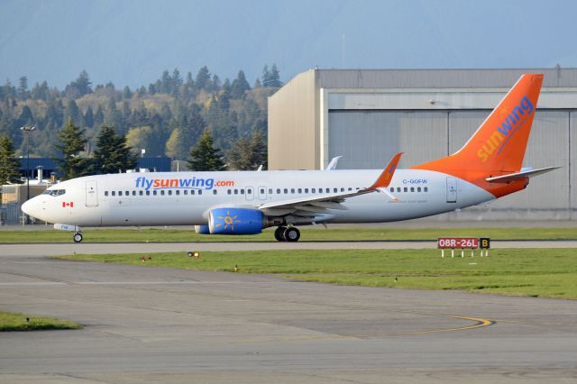 Boeing 737-800 (C-GOFW) - Now installed with Scimitar winglets