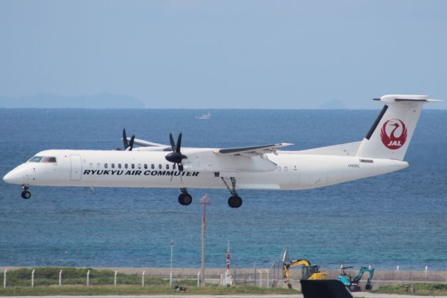 de Havilland Dash 8-400 (JA82RC)