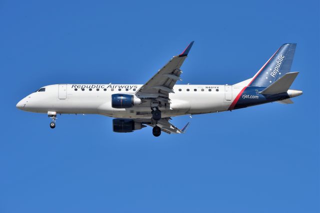 Embraer 175 (N401YX) - 23-R 03-15-23