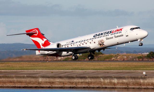 Boeing 717-200 (VH-YQW) - "The Tassie Devil" Departing 34R