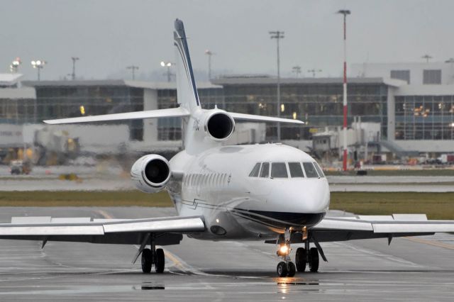 Dassault Falcon 900 (N404BC)