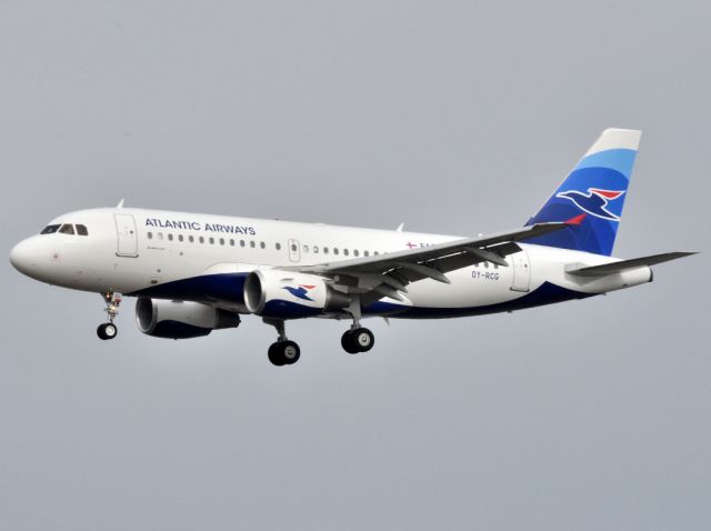 Airbus A319 (OY-RCG) - Landing on RWY22L