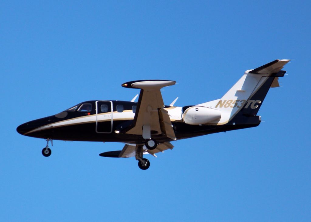 Eclipse 500 (N853TC) - Landing at Shreveport Regional.