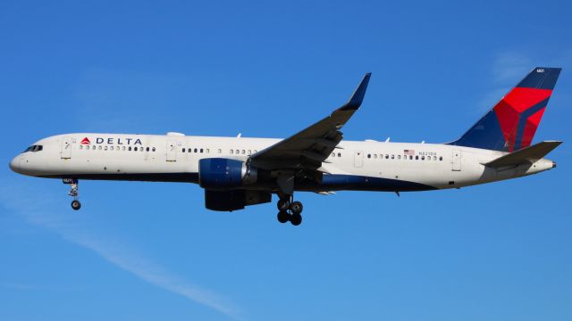 Boeing 757-200 (N821DX) - Arriving as DL2711 from ATL