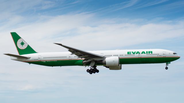 BOEING 777-300ER (B-16708)