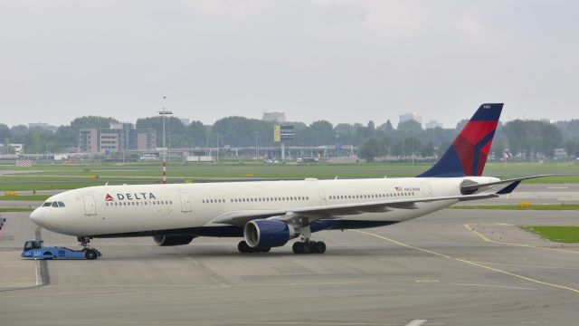 Airbus A330-300 (N803NW) - Delta Airbus A330-323X N803NW in Amsterdam 