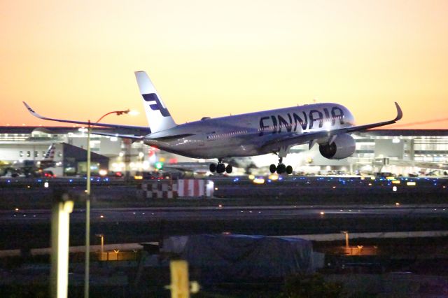Airbus A350-900 (OH-LWM)