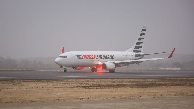 Boeing 737-800 (TS-CID)