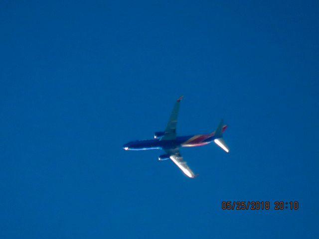 Boeing 737-800 (N8566Z)