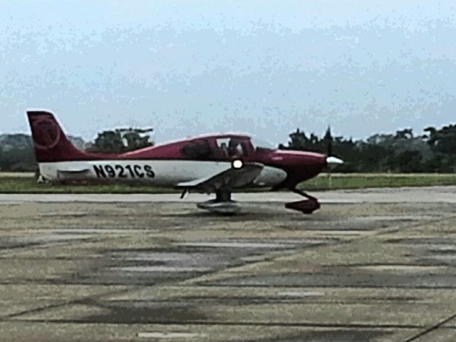 Cirrus SR-22 (N921CS)