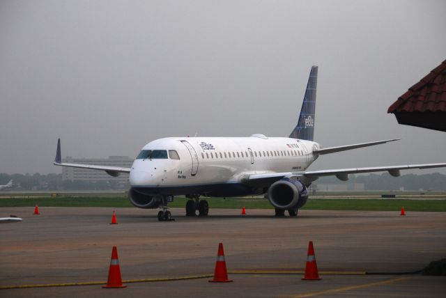 Embraer ERJ-190 (N178JB)