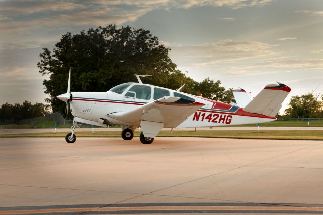 Beechcraft 35 Bonanza (N142HG)