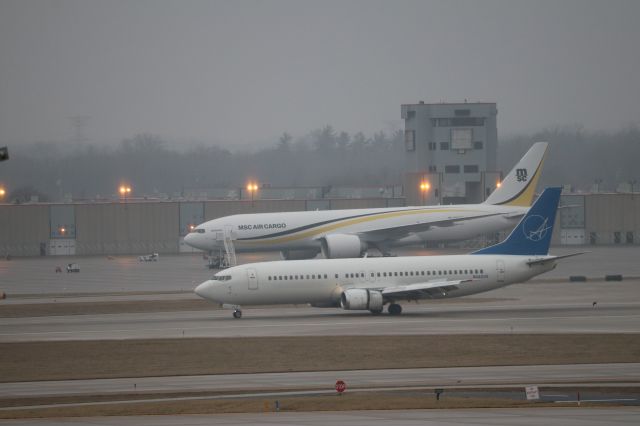 BOEING 737-400 (N440US) - iAero 737-400 Classic arriving 23R at Indy ft. MSC Air Cargo 777