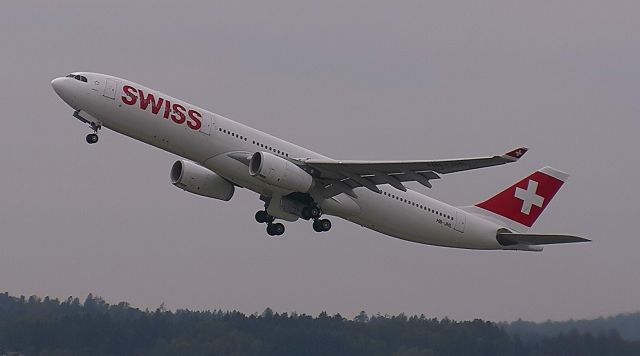 Airbus A330-300 (HB-JHL)