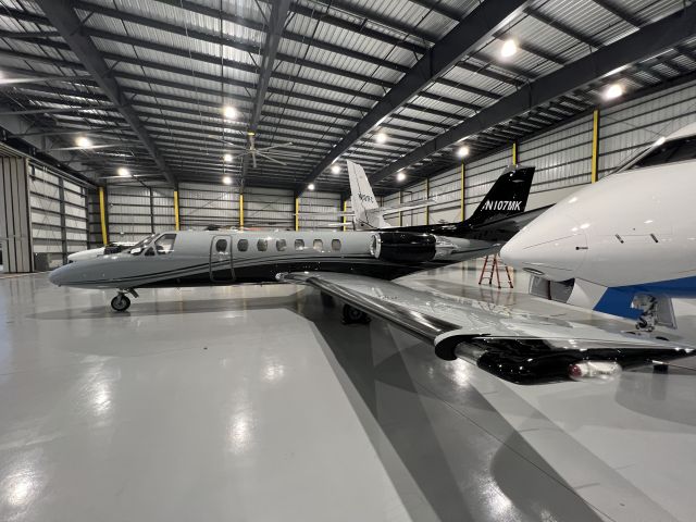 Cessna Citation V (N107MK) - N107MK looking mighty sharp in the hangar at Scott MacDonald Aircraft Sales