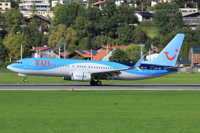 Boeing 737-800 (OO-JEF)