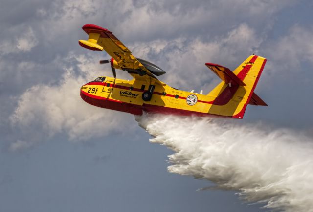 Canadair CL-215 (C-GBPD) - A water drop demonstration at AirVenture 2019 in Oshkosh, Wisconsin.