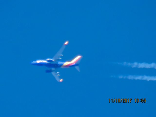 Boeing 737-700 (N7843A)