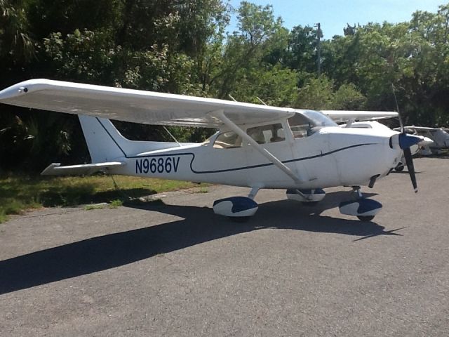 Cessna Skyhawk (N9686V)