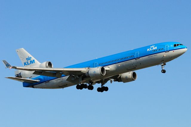 Boeing MD-11 (PH-KCD) - "Florence Nightingale" arrives from Amsterdam Schiphol.