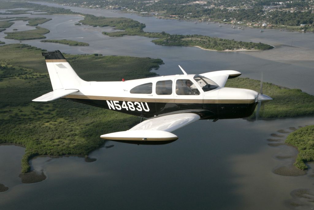 Beechcraft Bonanza (33) (N5483U)