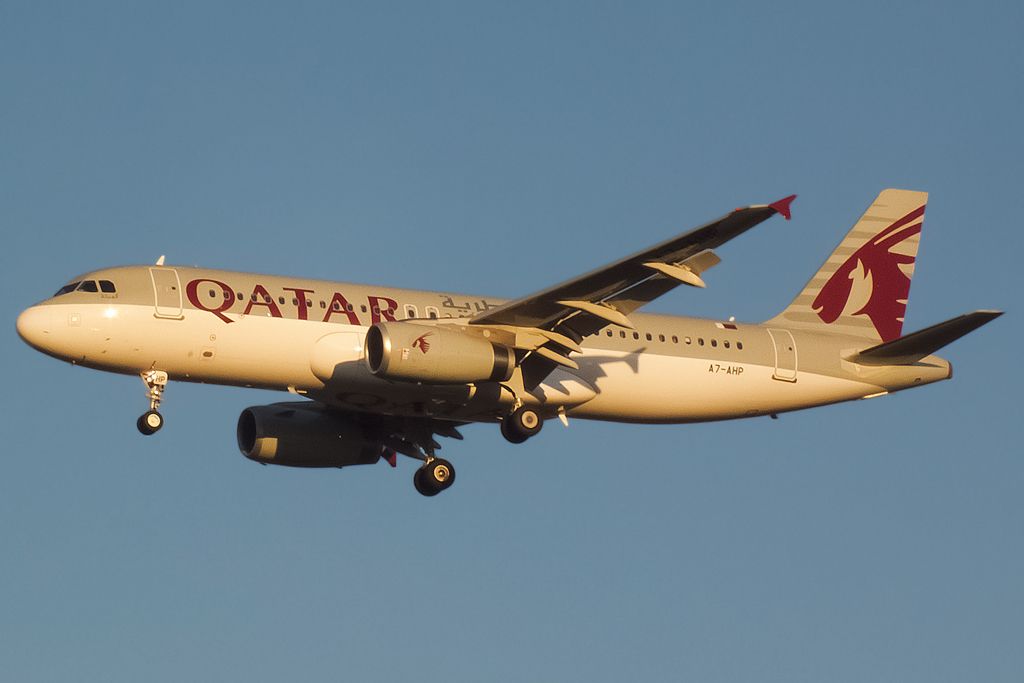 Airbus A320 (A7-AHP)