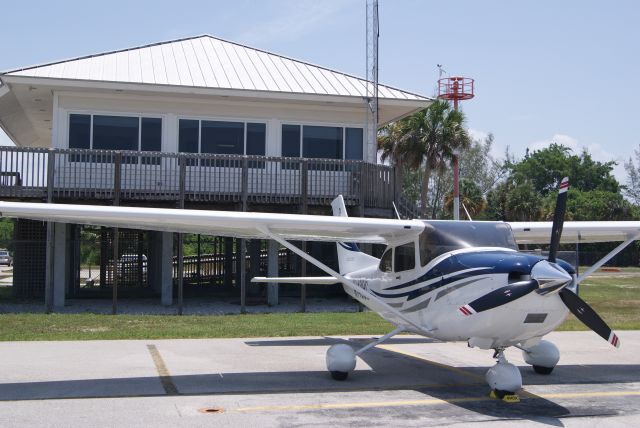 Cessna Skylane (N1409C) - Everglafrd Air Park-Florida