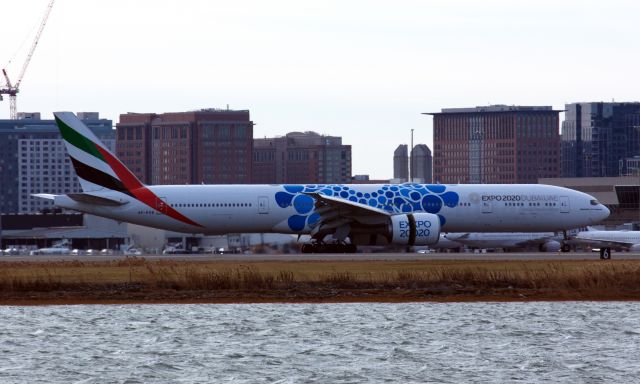 BOEING 777-300ER (A6-EGB)