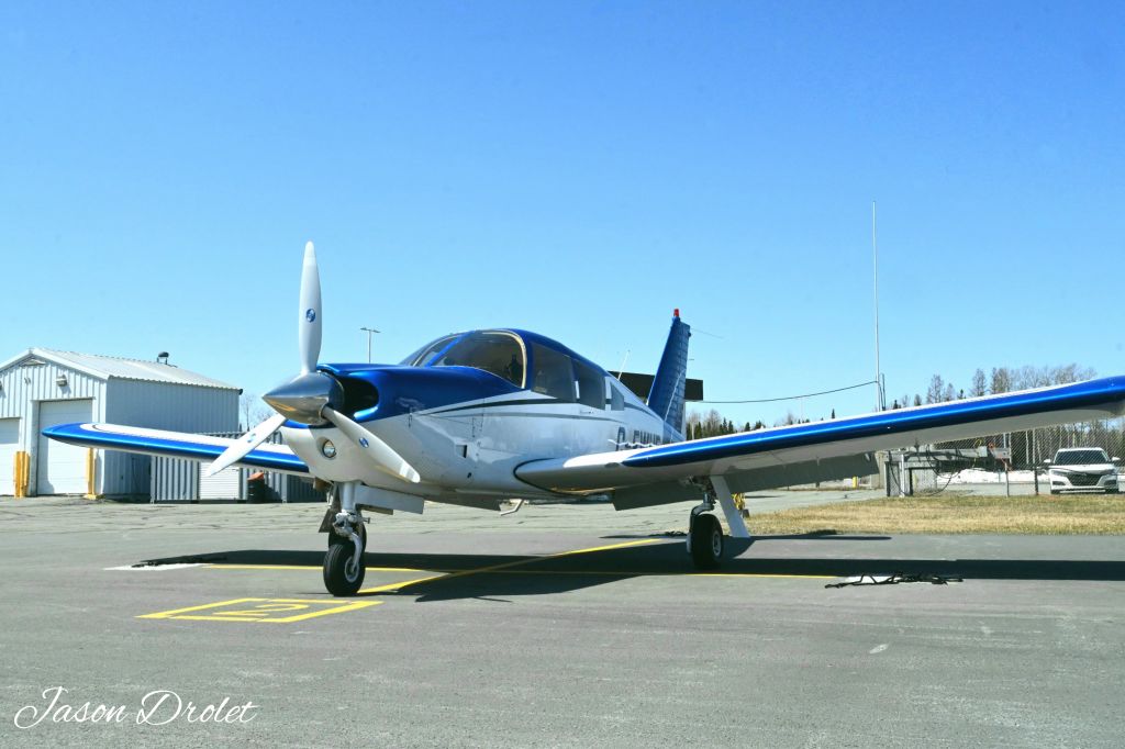 Piper Cherokee Arrow (C-FWUF)
