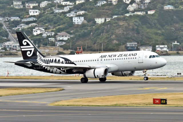 Airbus A320 (ZK-OJQ)