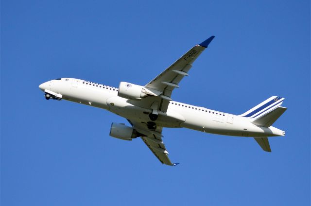 Airbus A220-300 (F-HZUD) - Air France A220-300 departing Polderbaan runway, AMS 18.09 hrs (GMT) 09May25