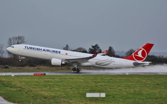 Airbus A330-300 (TC-JOK) - turkish airlines a330-300 tc-jok dep shannon for istanbul after arriving in earlier on a medical diversion while enroute jfk-istanbul 31/12/15.