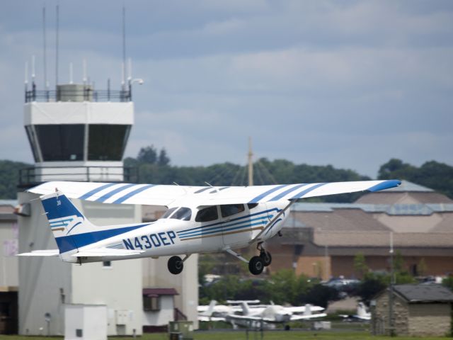 Cessna Cutlass RG (N430EP) - Flight training. 25 June 2015.