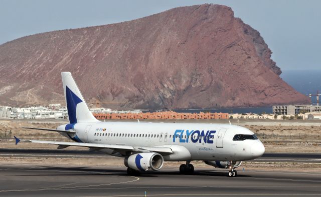 Airbus A320 (YR-FIA)