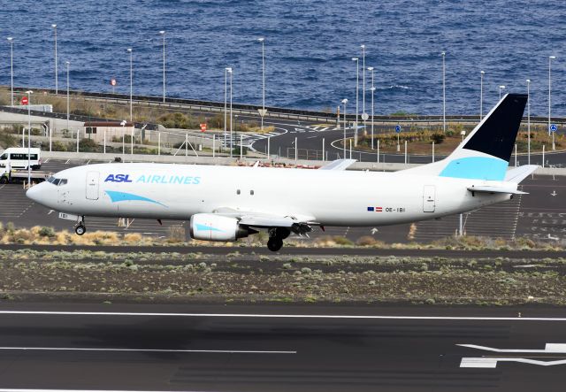 Boeing 737-700 (OE-IBI)